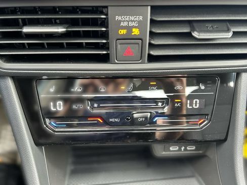 New 2026 Volkswagen Jetta SE FWD image 19