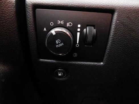 Used 2018 Jeep Grand Cherokee Limited image 46