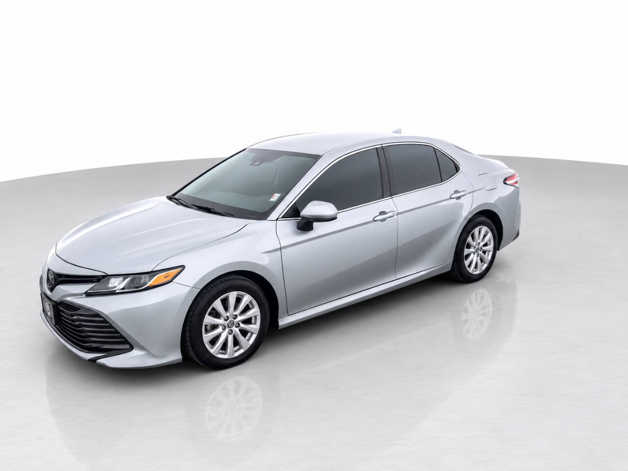 Used 2020 Toyota Camry LE FWD image 9