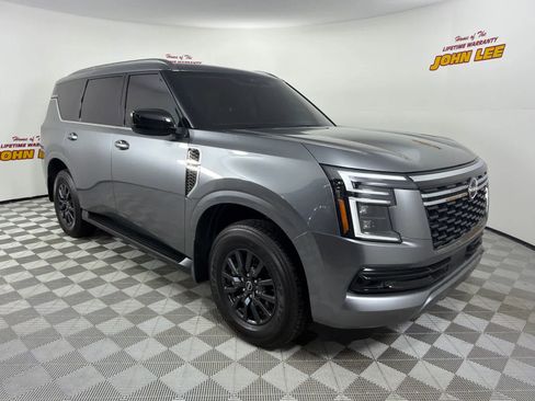 Used 2025 Nissan Armada SV image 8
