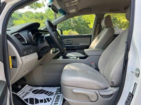 Used 2016 Kia Sedona L FWD image 10