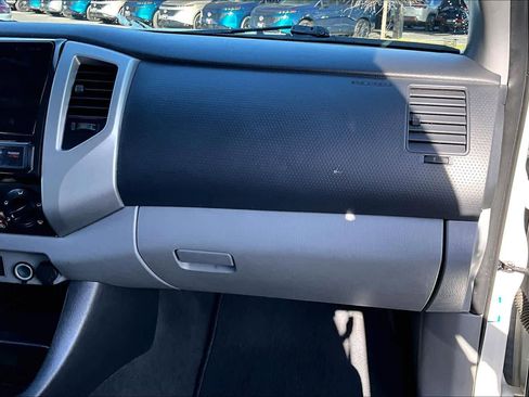 Used 2015 Toyota Tacoma 4x4 Double Cab w/ SR5 Package image 19