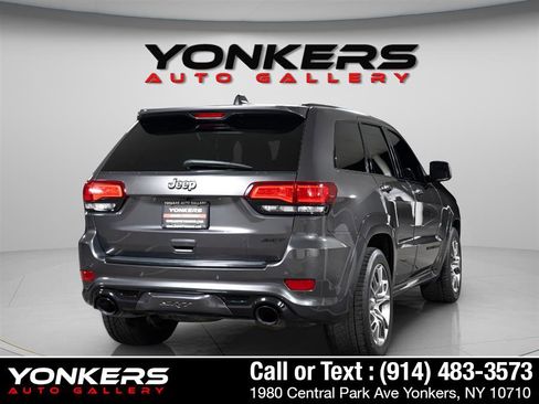 Used 2019 Jeep Grand Cherokee SRT image 9