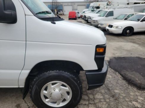 Used 2014 Ford E-350 and Econoline 350 Super Duty w/ Power Group image 16