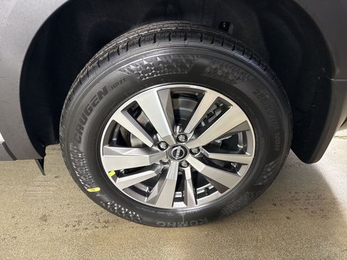 New 2025 Nissan Pathfinder SL image 5