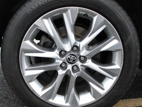 Used 2021 Toyota Highlander Limited image 12