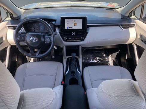 Used 2025 Toyota Corolla Cross L FWD image 10