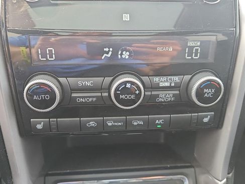 Used 2022 Subaru Ascent Limited w/ Technology Package AWD/4WD image 22