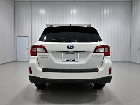 Used 2017 Subaru Outback 2.5i Premium AWD/4WD image 27