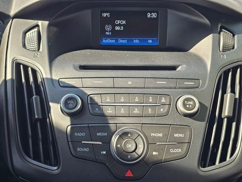 Used 2016 Ford Focus SE w/ SE Winter Package FWD image 28