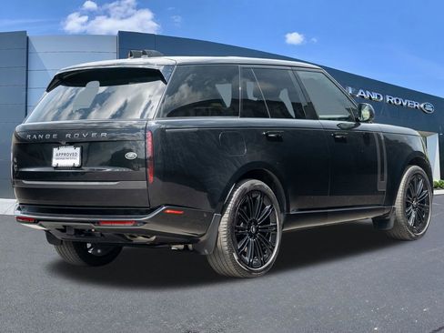 Used 2023 Land Rover Range Rover SE AWD/4WD image 4