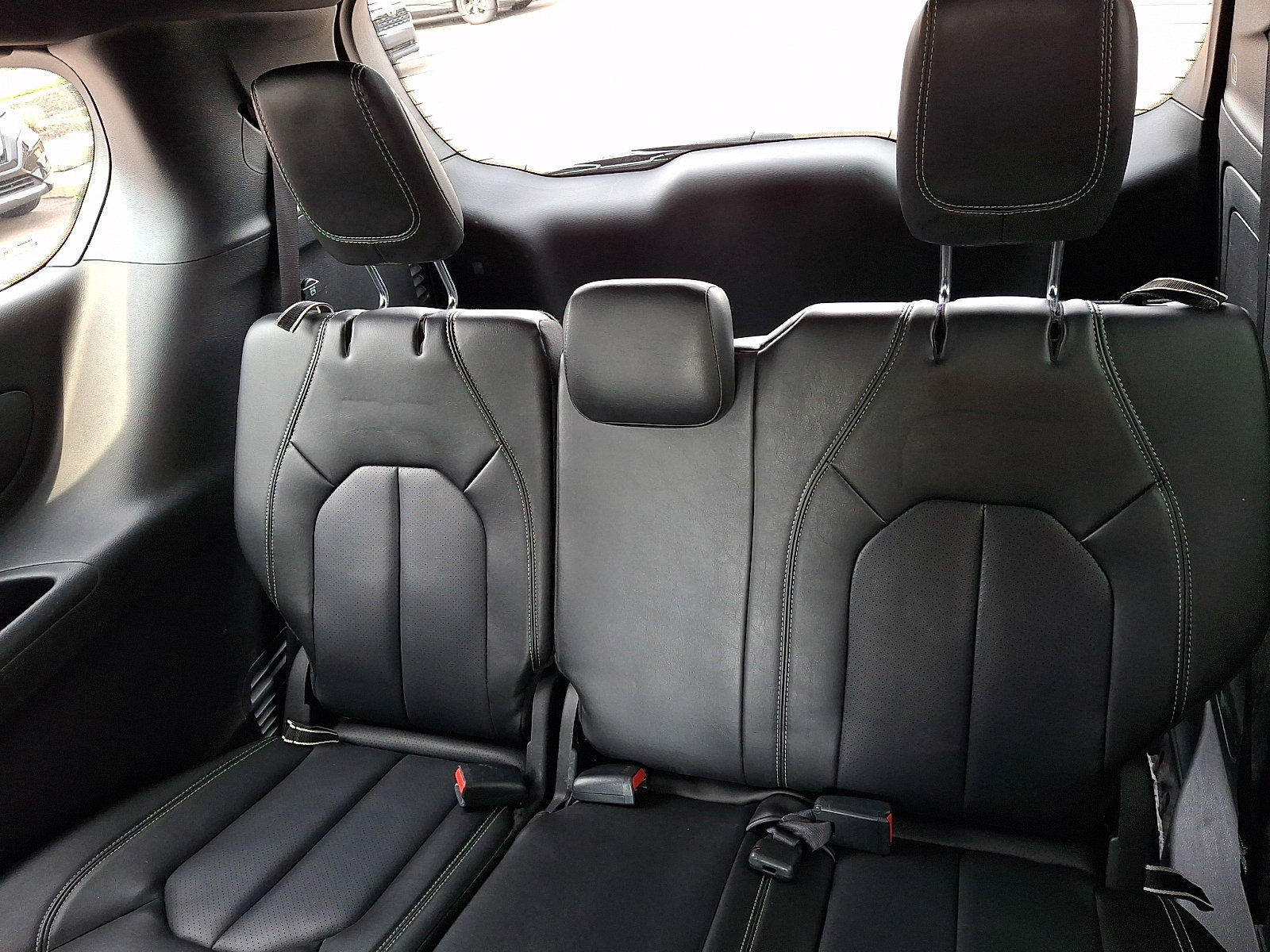 Used 2024 Chrysler Pacifica Limited FWD image 10