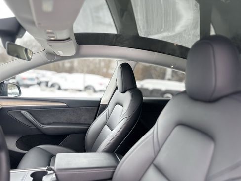 Used 2023 Tesla Model Y Long Range image 16