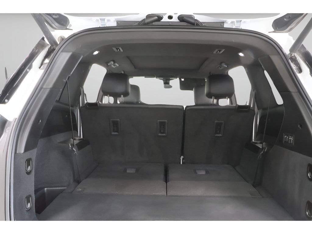 Used 2024 Cadillac XT6 Premium Luxury w/ Technology Package AWD/4WD image 26