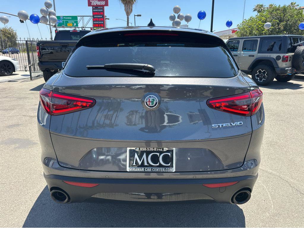 Used 2023 Alfa Romeo Stelvio Sprint RWD image 12