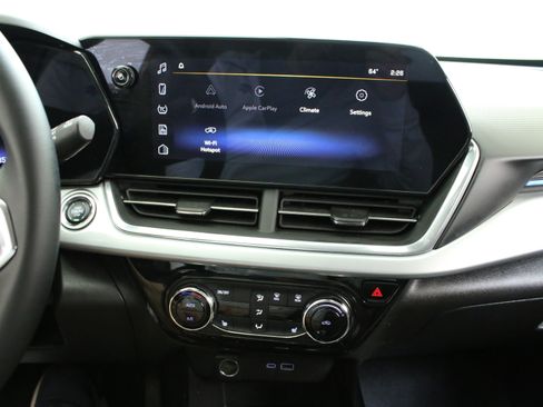 Used 2024 Chevrolet Trax LT w/ Driver Confidence Package FWD image 18