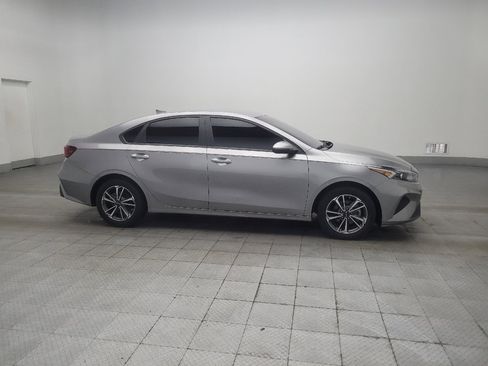 Used 2023 Kia Forte LXS w/ LXS Technology Package FWD image 11