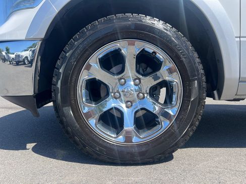 Used 2018 RAM 1500 Laramie AWD/4WD image 9