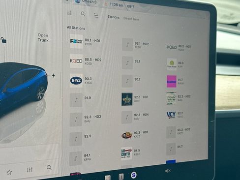 Used 2022 Tesla Model Y Long Range image 24