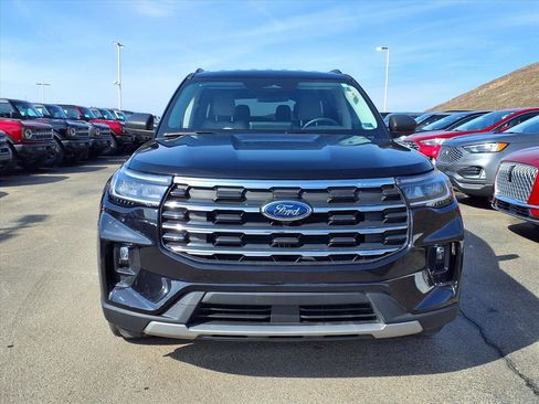 Certified 2025 Ford Explorer Active w/ Active Comfort Package image 6