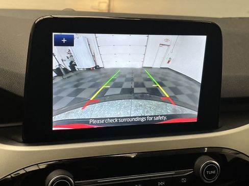 Used 2021 Ford Escape SE image 5