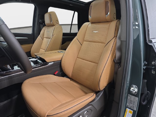 Used 2026 Cadillac Escalade Luxury w/ Touring Package AWD/4WD image 14
