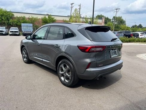 Used 2023 Ford Escape ST-Line w/ Tech Pack #1 AWD/4WD image 7