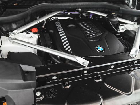 Used 2022 BMW X6 xDrive40i w/ Executive Package image 48