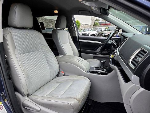 Used 2019 Toyota Highlander Plus image 17