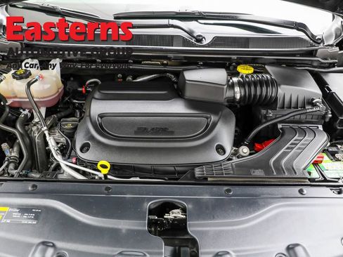 Used 2024 Chrysler Voyager LX image 7