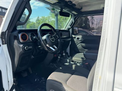 Used 2020 Jeep Gladiator Mojave AWD/4WD image 16