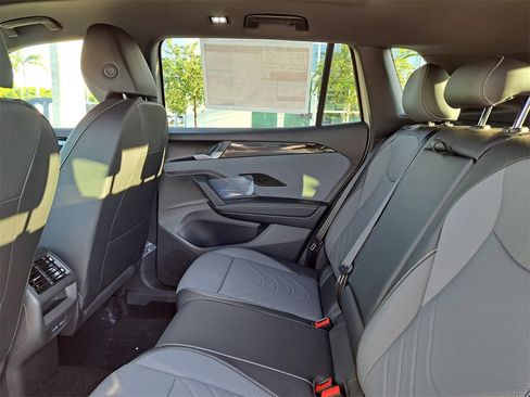 New 2026 Volkswagen Tiguan SE R-Line image 5