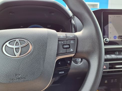 Used 2025 Toyota Camry LE w/ Convenience Package FWD image 10
