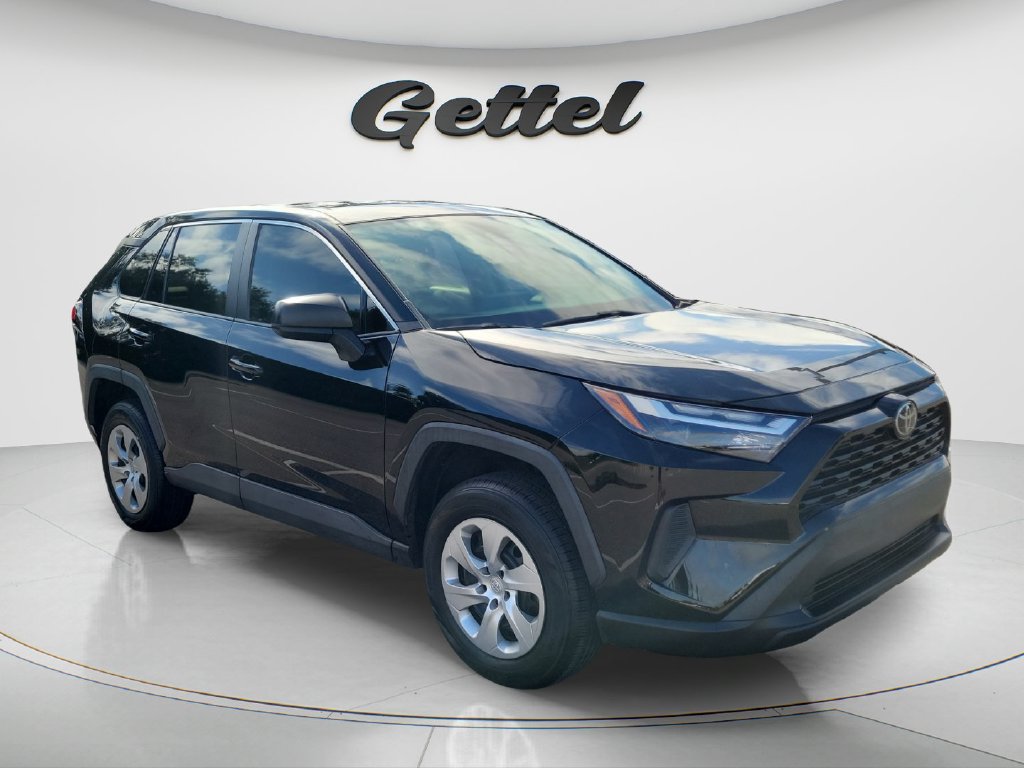 Certified 2023 Toyota RAV4 LE AWD/4WD image 3