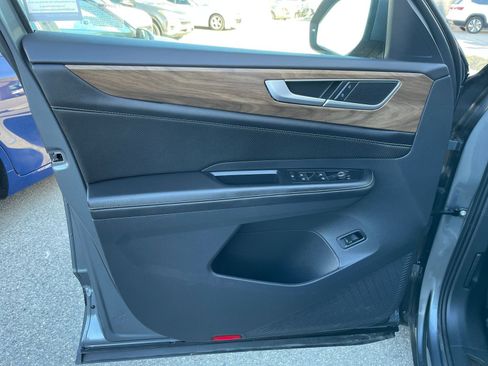 Used 2025 Volkswagen Atlas SE image 20