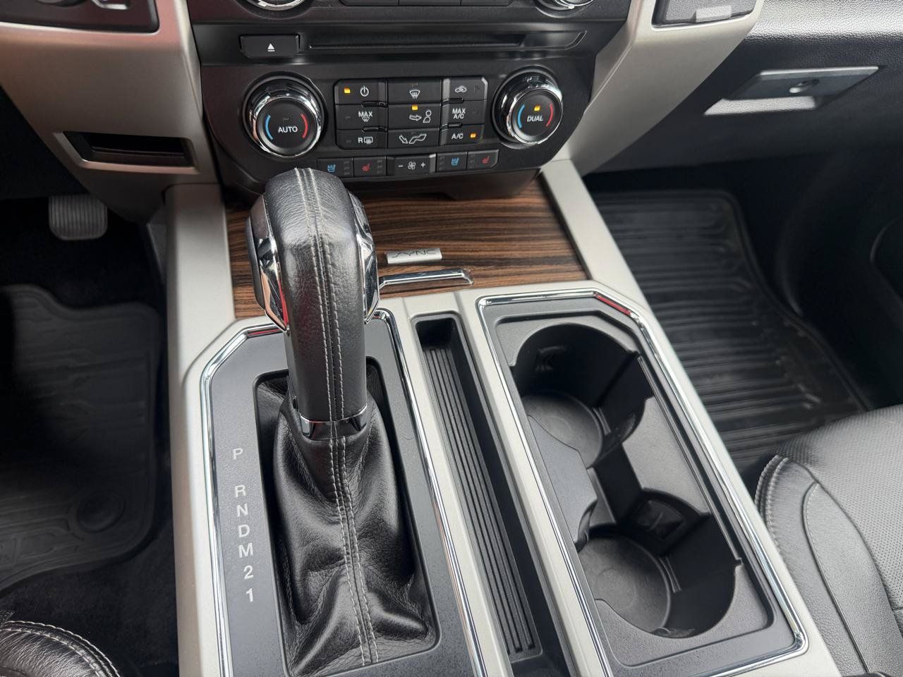 Used 2015 Ford F150 Lariat AWD/4WD image 9