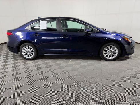 Used 2022 Toyota Corolla XLE FWD image 8