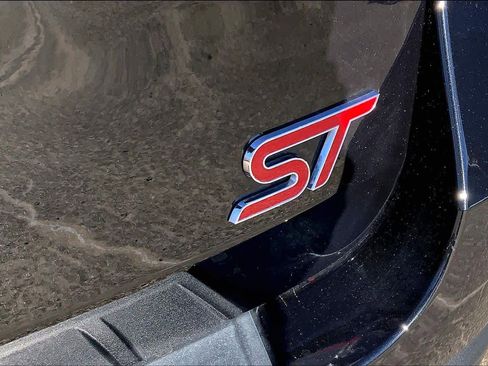 Used 2023 Ford Explorer ST w/ Equipment Group 401A image 9