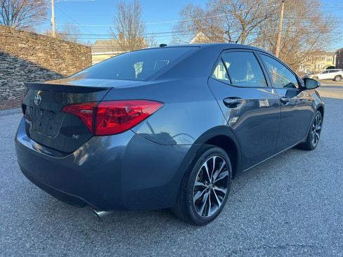 Used 2018 Toyota Corolla SE w/ SE Premium Package image 6