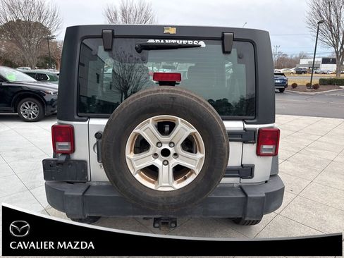 Used 2012 Jeep Wrangler Unlimited Sport w/ Connectivity Group image 4