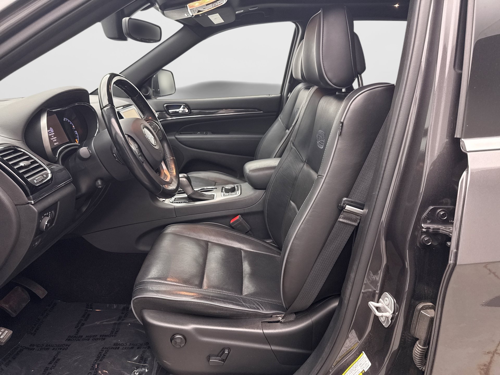 Used 2020 Jeep Grand Cherokee Overland AWD/4WD image 11