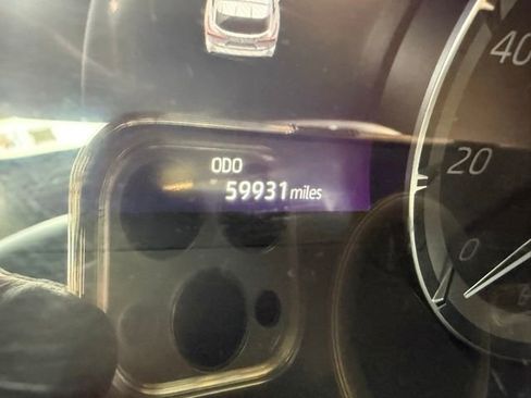 Used 2021 Toyota Highlander XLE image 10