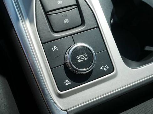Used 2023 Ford Explorer XLT w/ Equipment Group 202A AWD/4WD image 24