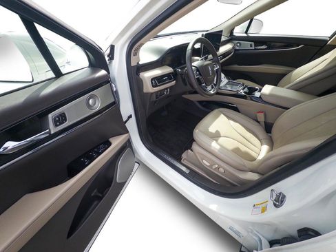 Certified 2023 Lincoln Nautilus Reserve w/ Equipment Group 202A image 11