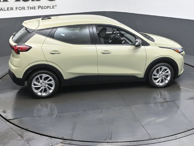 New 2027 Chevrolet Bolt LT w/ Comfort Package FWD image 18