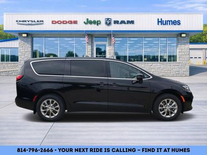 New 2026 Chrysler Pacifica Select