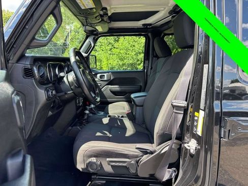 Used 2018 Jeep Wrangler Unlimited Sport S AWD/4WD image 3