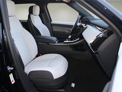 New 2025 Land Rover Range Rover Sport Dynamic SE AWD/4WD image 18