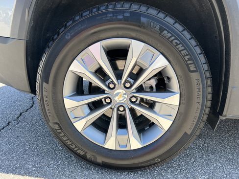 Used 2025 Chevrolet Equinox LT image 28