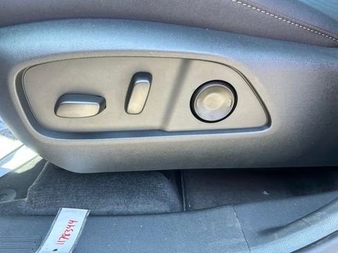 New 2026 Chevrolet Equinox LT w/ Convenience Package II FWD image 16